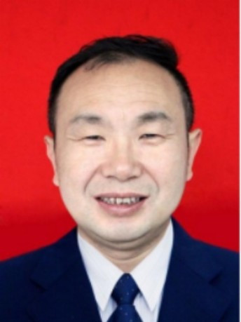 尹小平(邵東市農業農村局總農藝師)