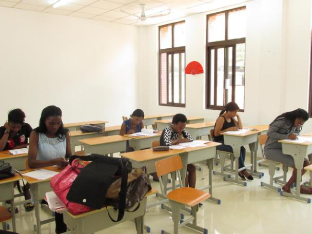 尚比亞大學孔子學院學生參加HSK考試