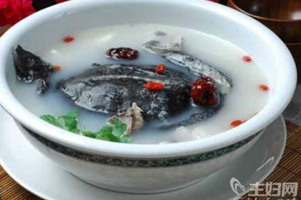 熟地蓮須水魚湯