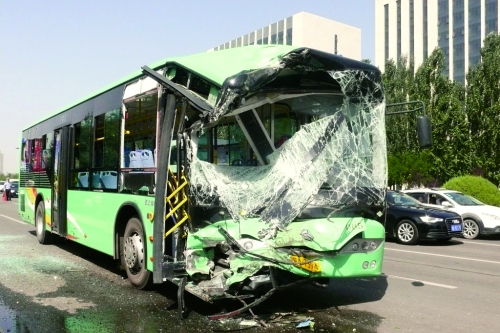 10·19長春公車與多車相撞事故