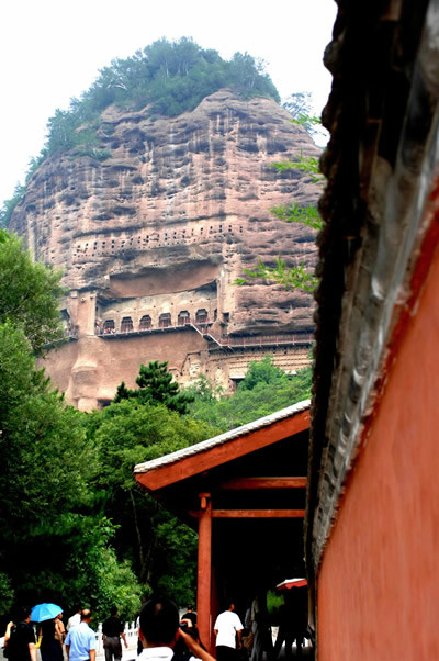 麥積山頂磚塔