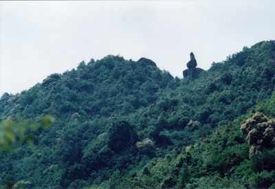 浮蓋堆石洞群