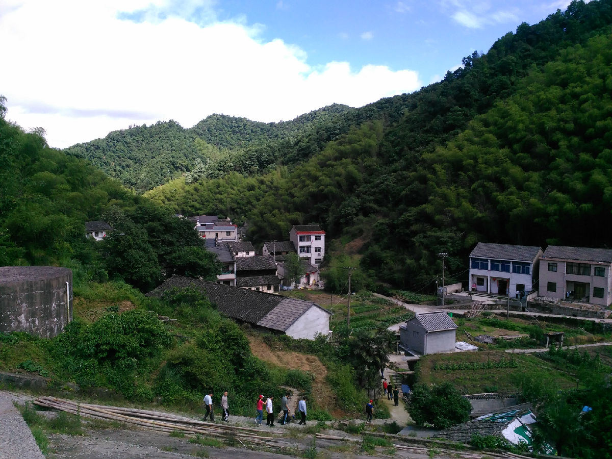 曼洪村(雲南省景洪市景哈哈尼族鄉曼洪村)