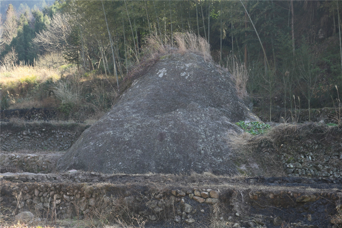 石盟垟村