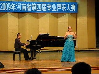 學院老師表演