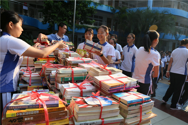 漂流書吧捐書行動