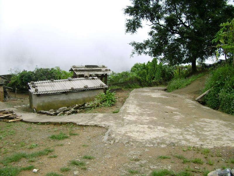 入村道路