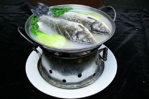 百合鯽魚湯