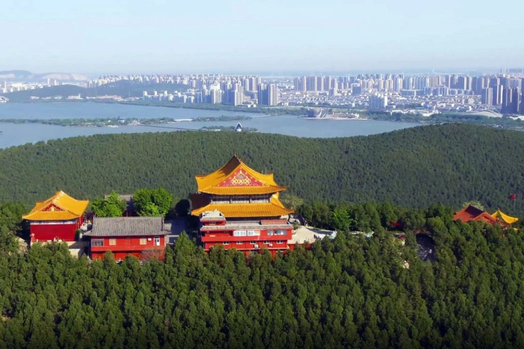 泰山(江蘇省徐州市泉山區境內山峰)