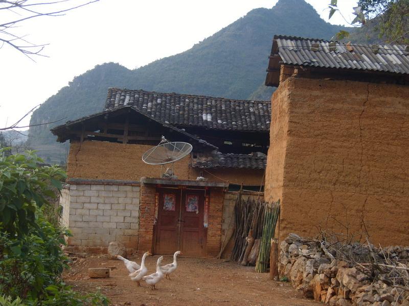 平寨河邊村