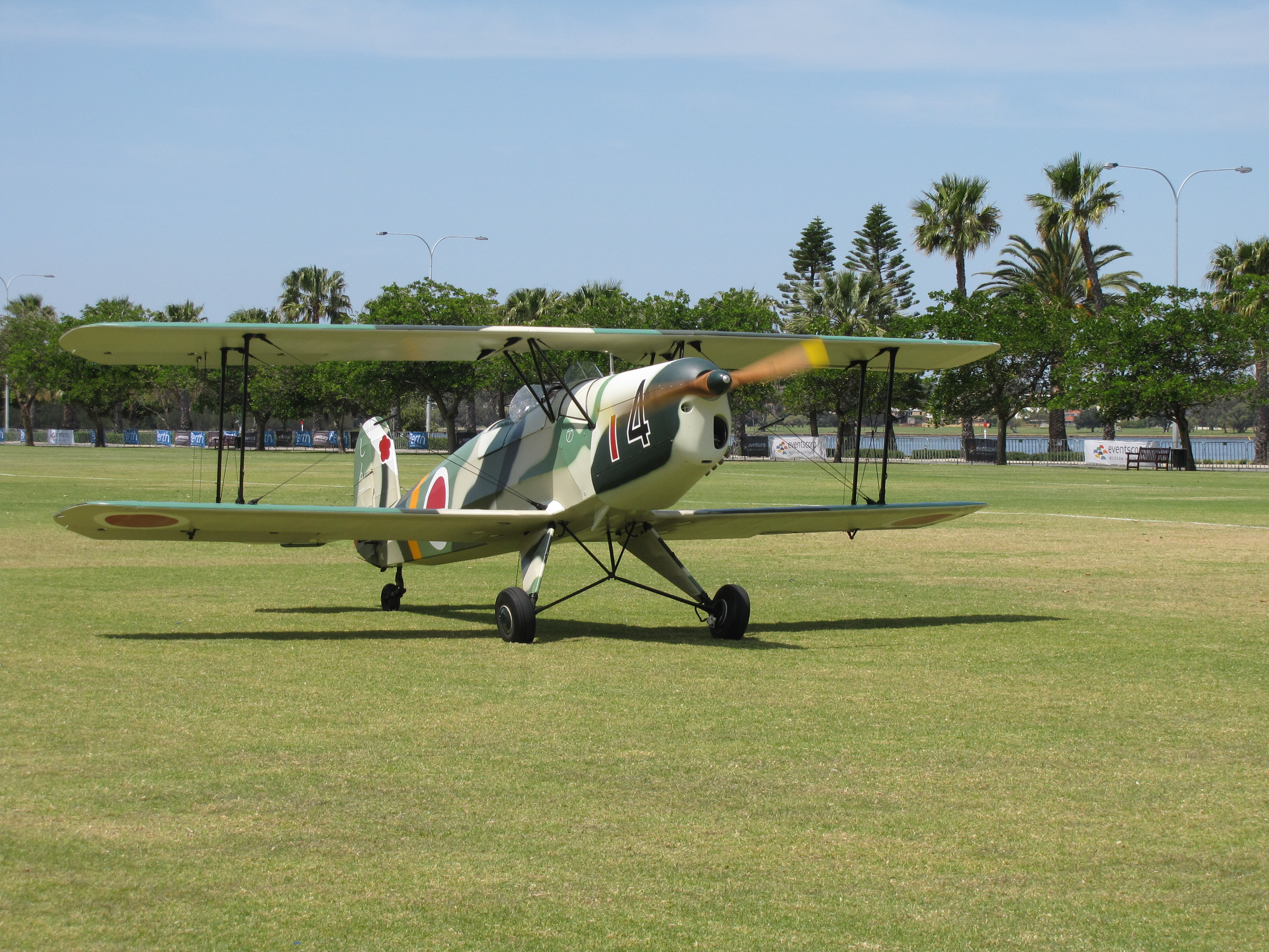 國際4式教練機