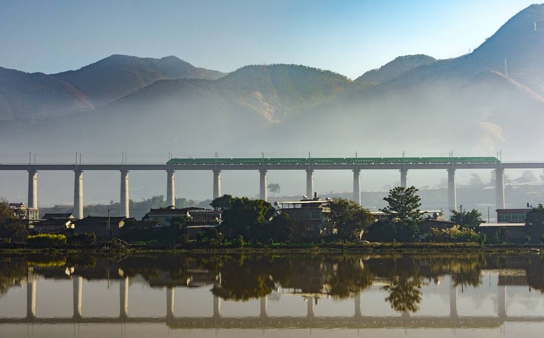 峨廣鐵路