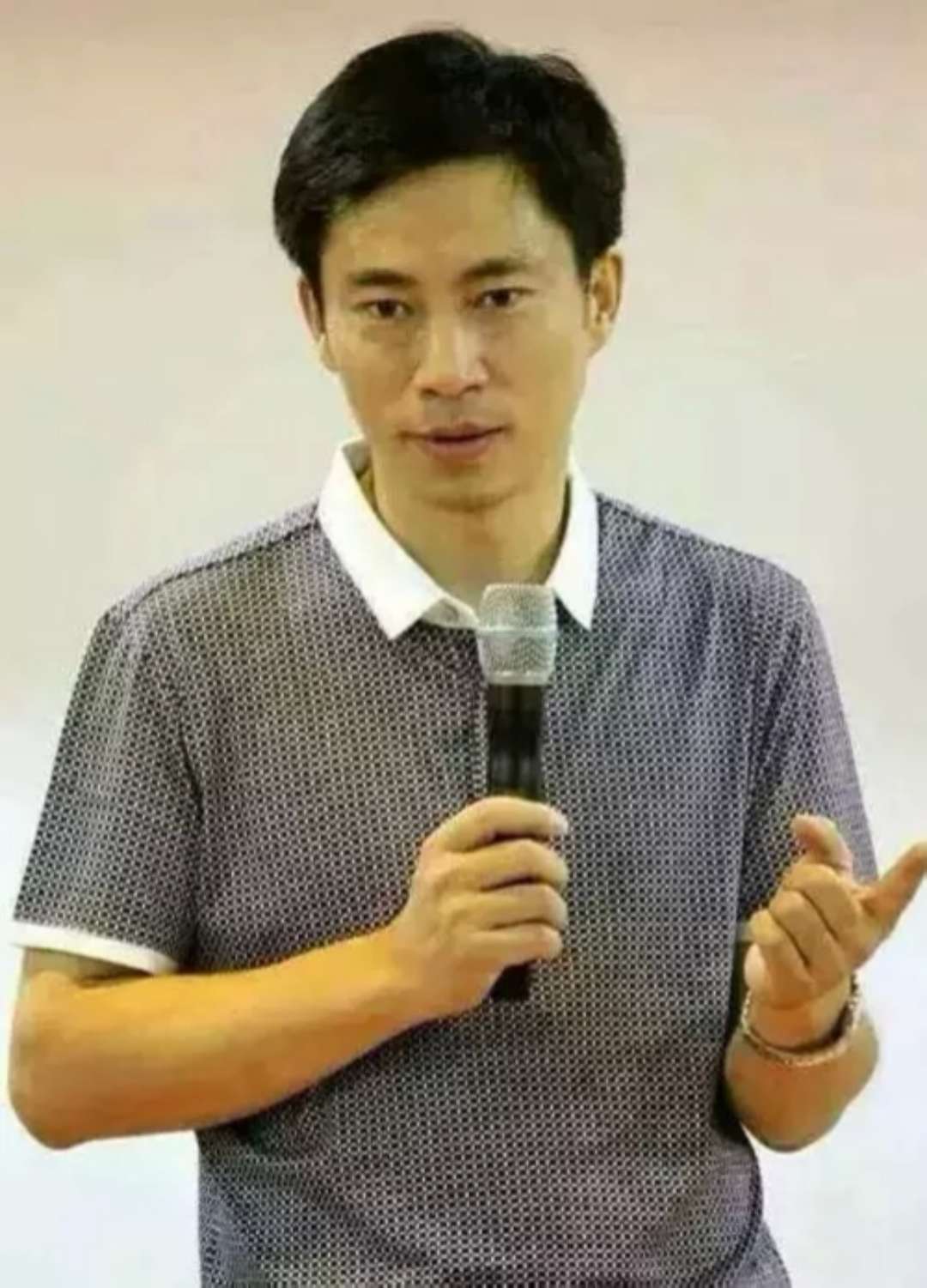 張春光(新中國式家長學堂創始人)