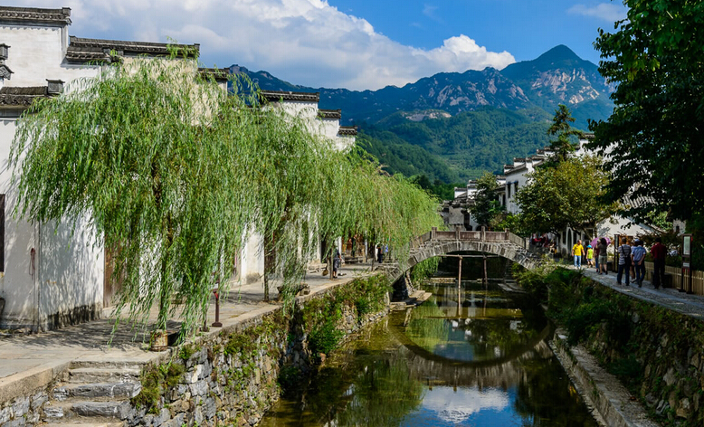 龍川村(安徽省績溪縣龍川村)