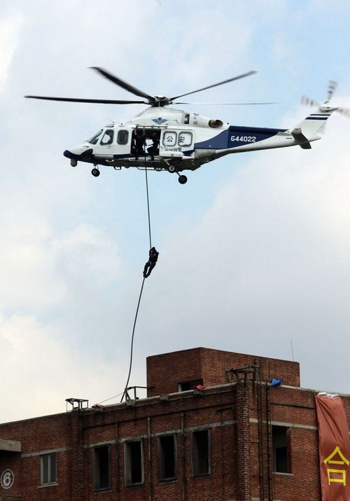 深圳特警機降訓練