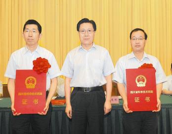 霍鎖善獲2012年度四川省科技傑出貢獻獎
