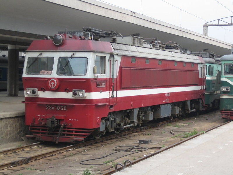 韶山6B型1030號機車