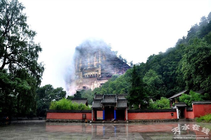 麥積煙雨