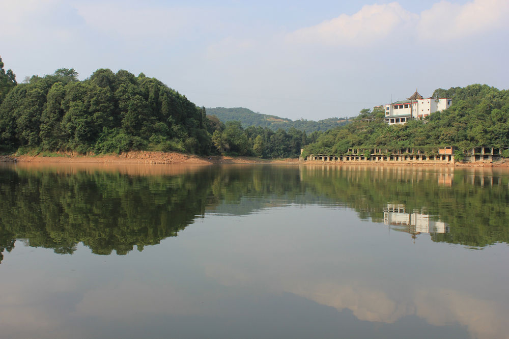 西川寶鏡—白塔湖