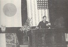 1938年在日美親善國民大會上演講
