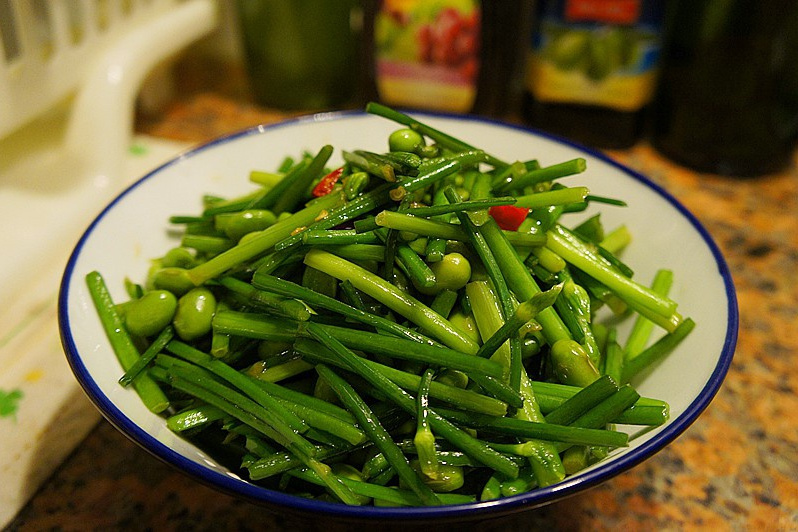 韭菜花炒毛豆