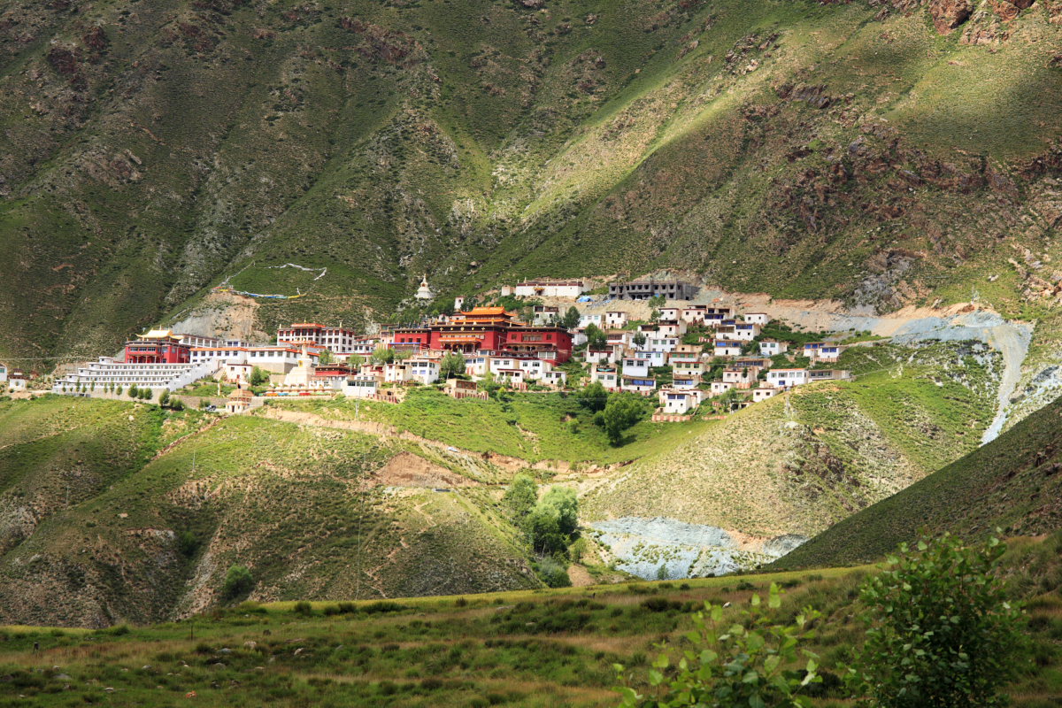 當卡寺遠景