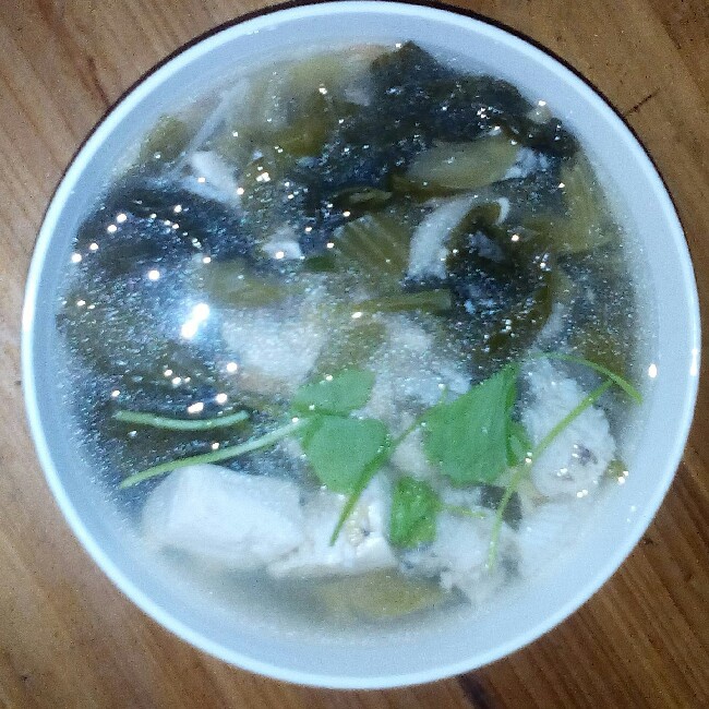 軟骨魚酸菜湯