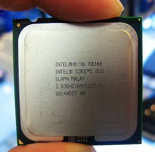 Intel 酷睿2雙核 E8300（盒）