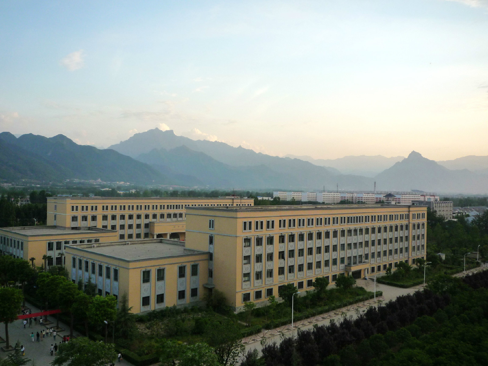 西北大學現代學院