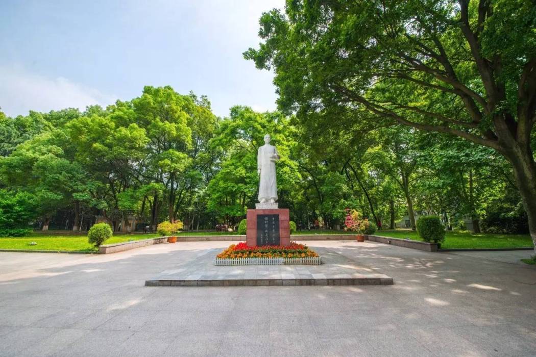 桂子山烈士陵園