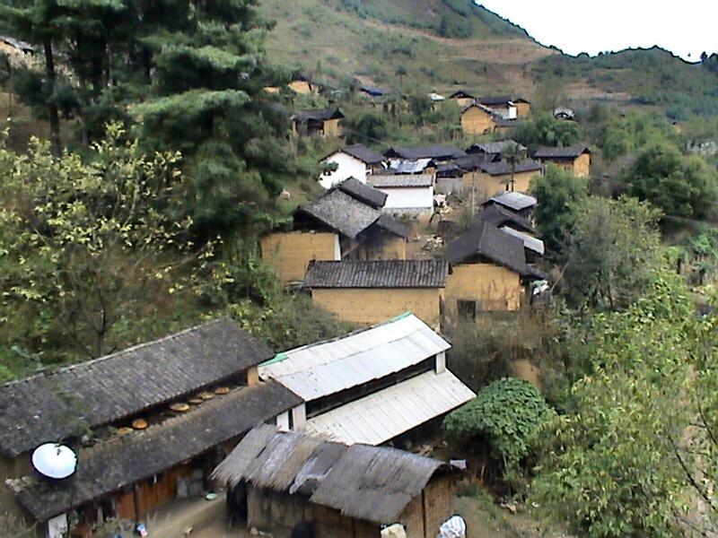 阿坡山村