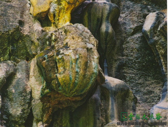 金絲峽侍女獻瓜