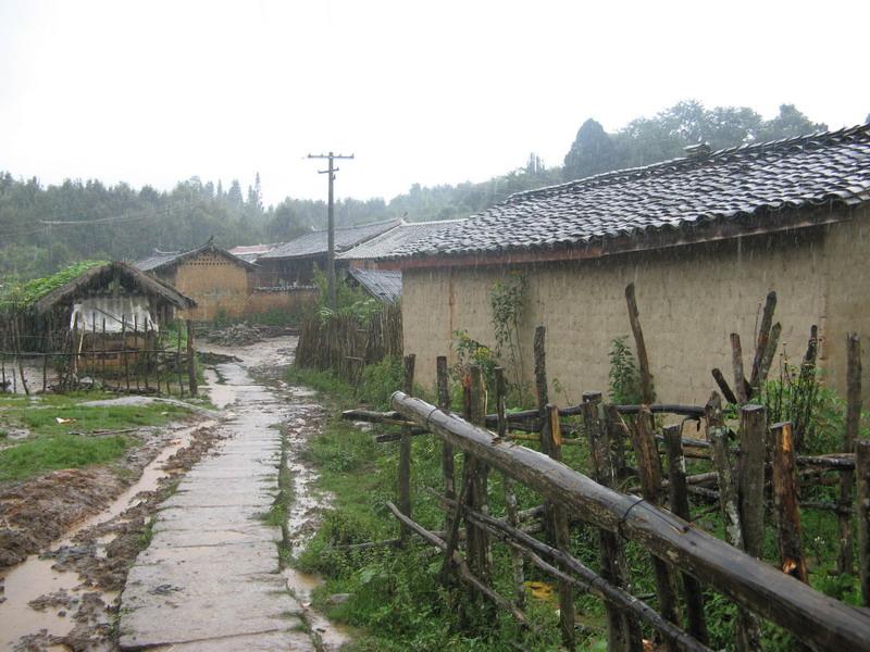 入村道路與民居