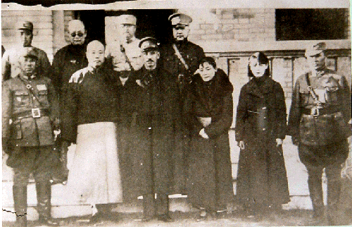 蔣介石視察綏遠——王靖國(左一)