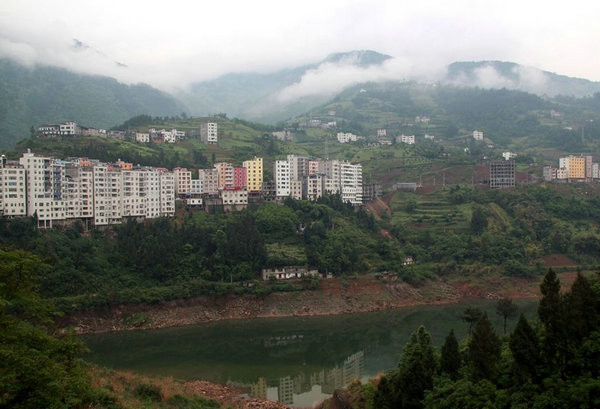 高岩村(湖北省巴東縣沿渡河鎮下轄村)