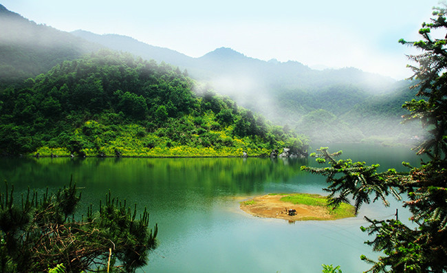 湖北八大高山湖