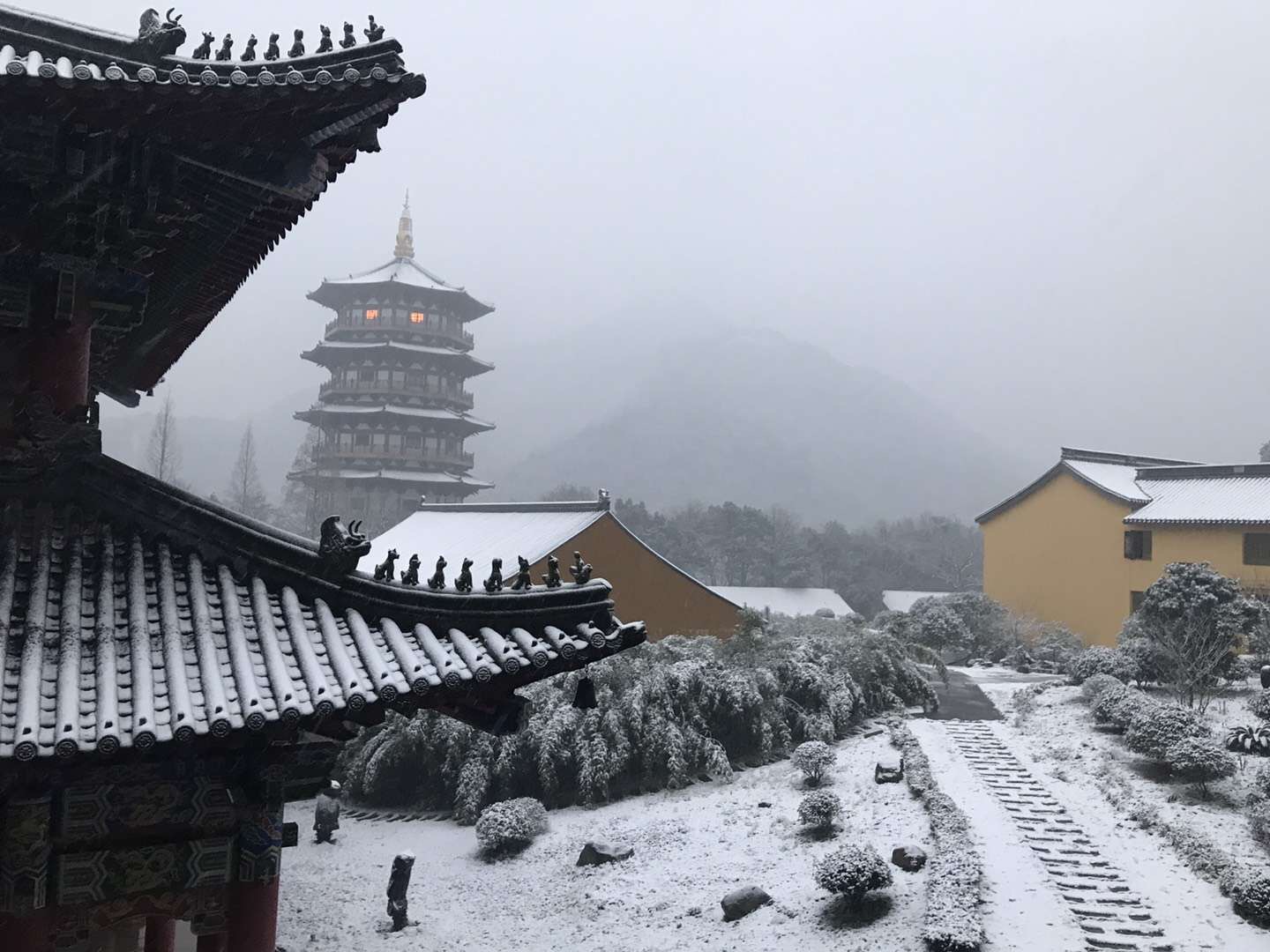 瑞岩雪景