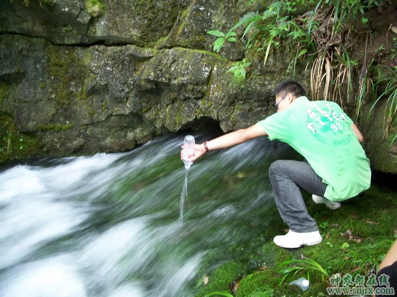 潮水洞