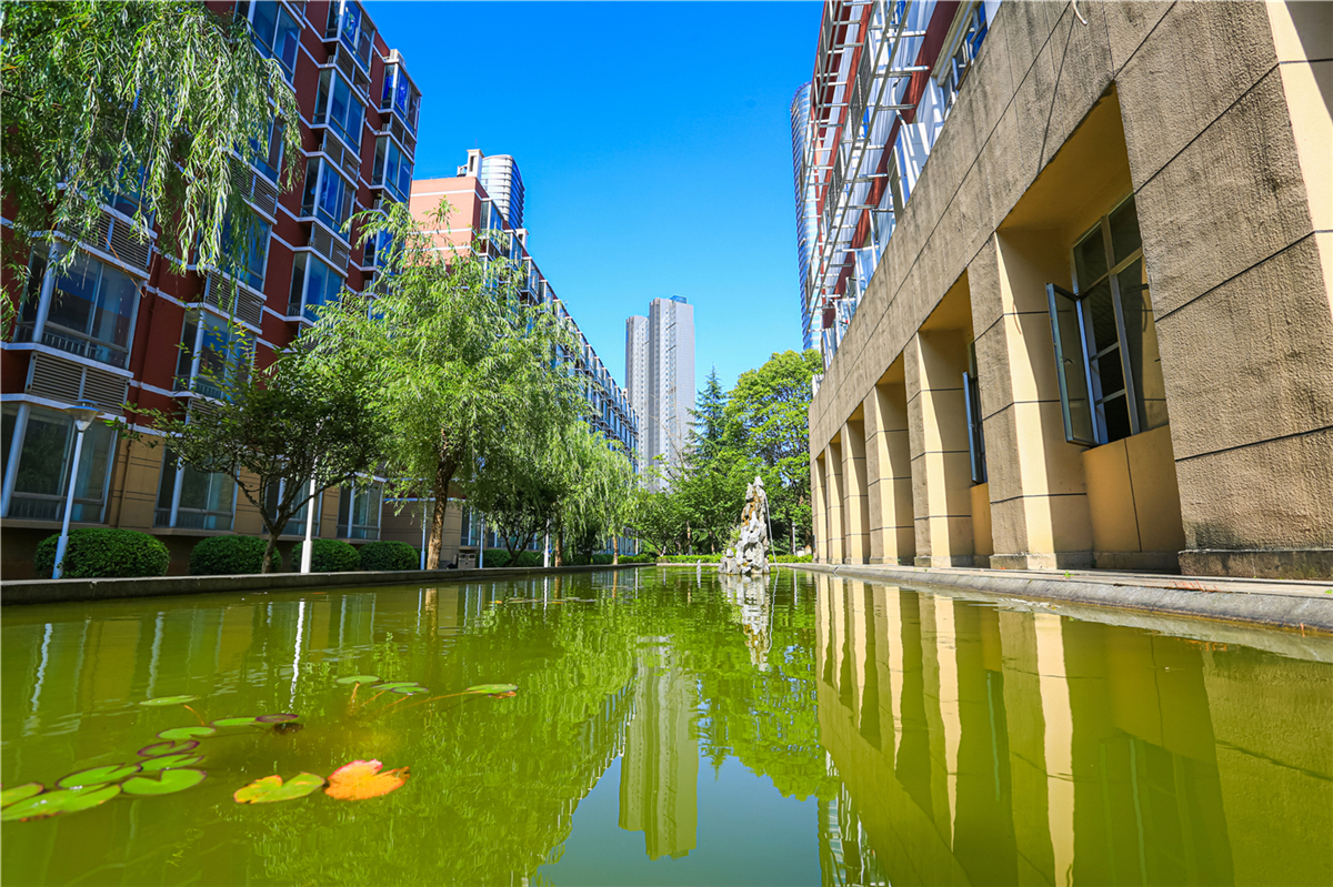 江西師範大學附屬中學(江西師範大學附屬中學濱江校區)