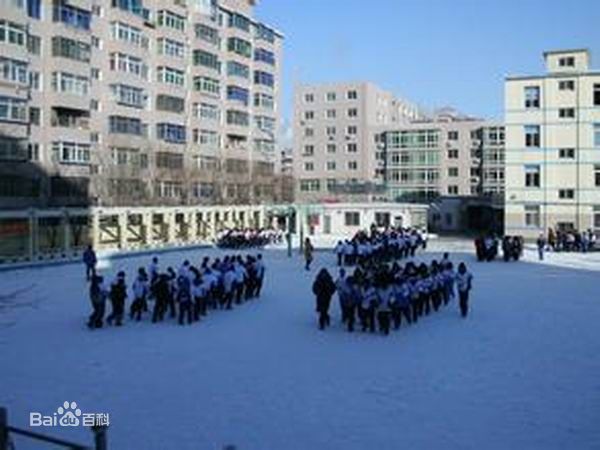 瀋陽市第十九中學校園一角