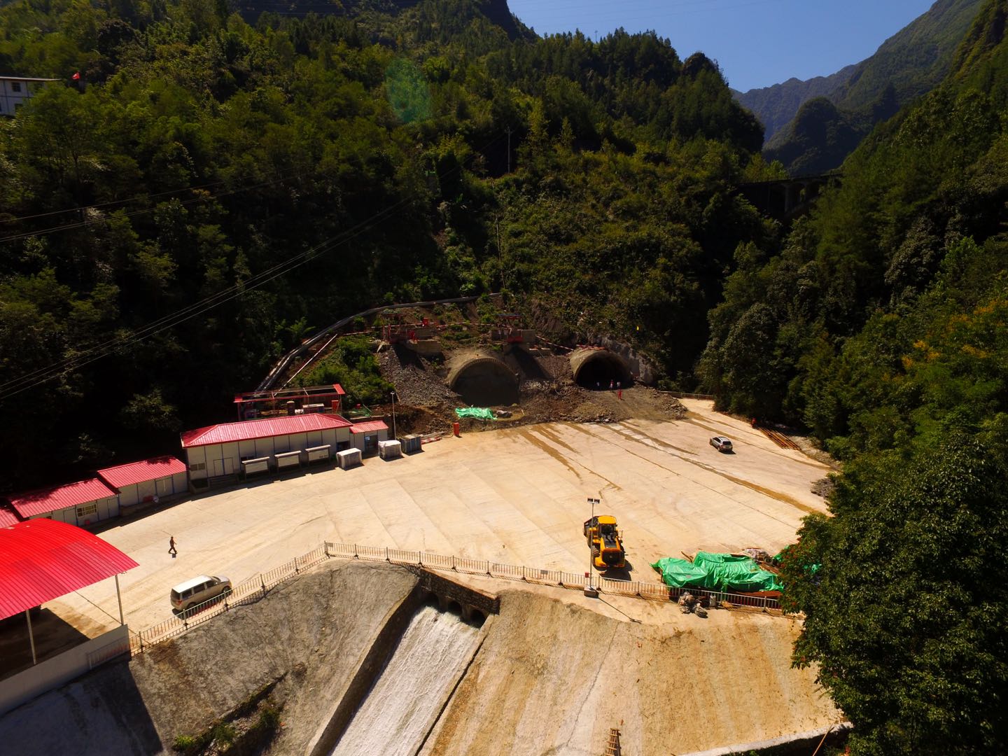 城開隧道