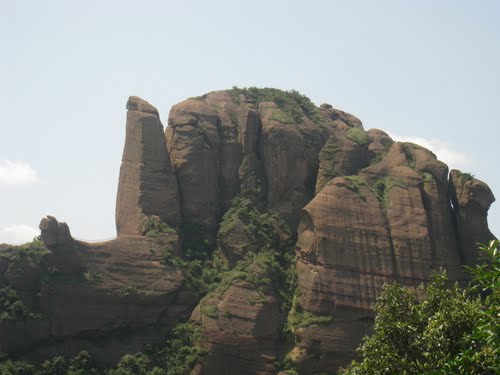 龜峰主峰——駱駝峰