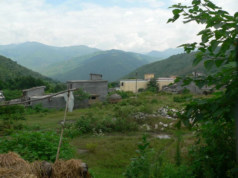 曼新村(雲南新平縣漠沙鎮下轄村)