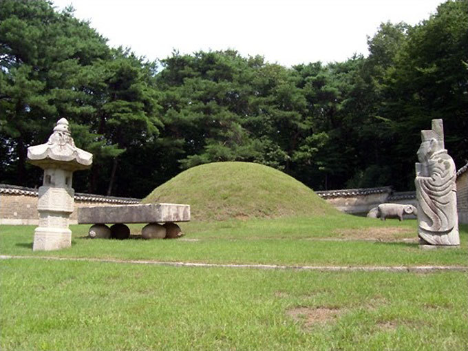 位於韓國京畿道高陽市的昭慶園（昭顯墓）