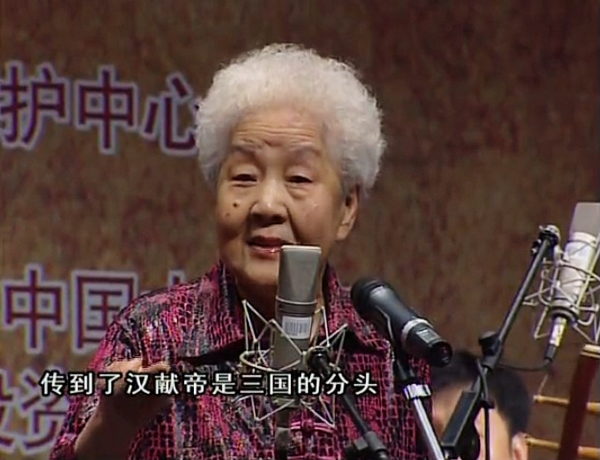 小映霞83歲出山