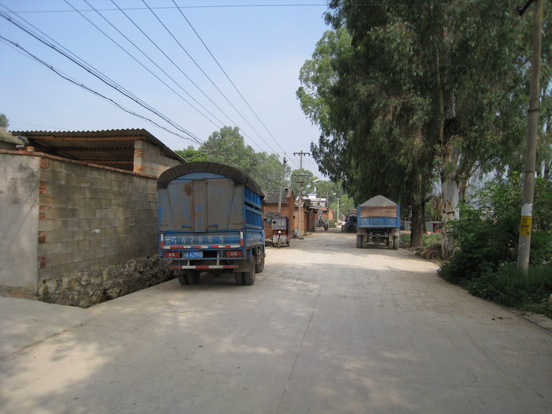 箇舊市沙甸區新沙甸回族鄉團坡村進村道路