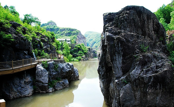 沙梁子村