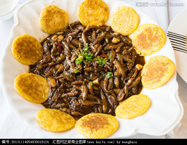 小魚貼餅子