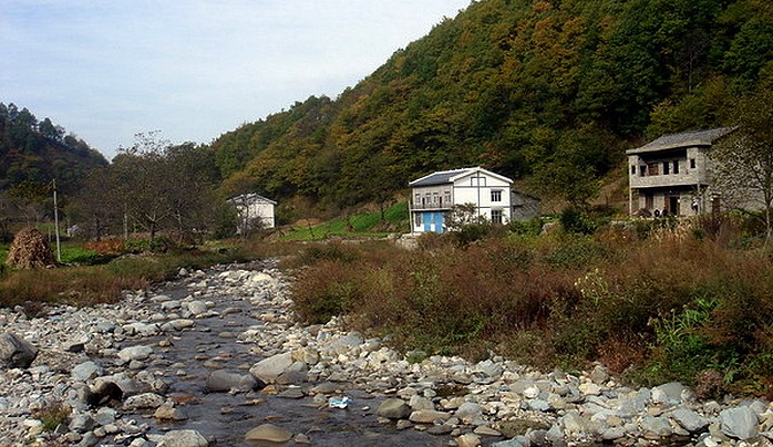 任河源頭城口縣東安鄉朝陽村