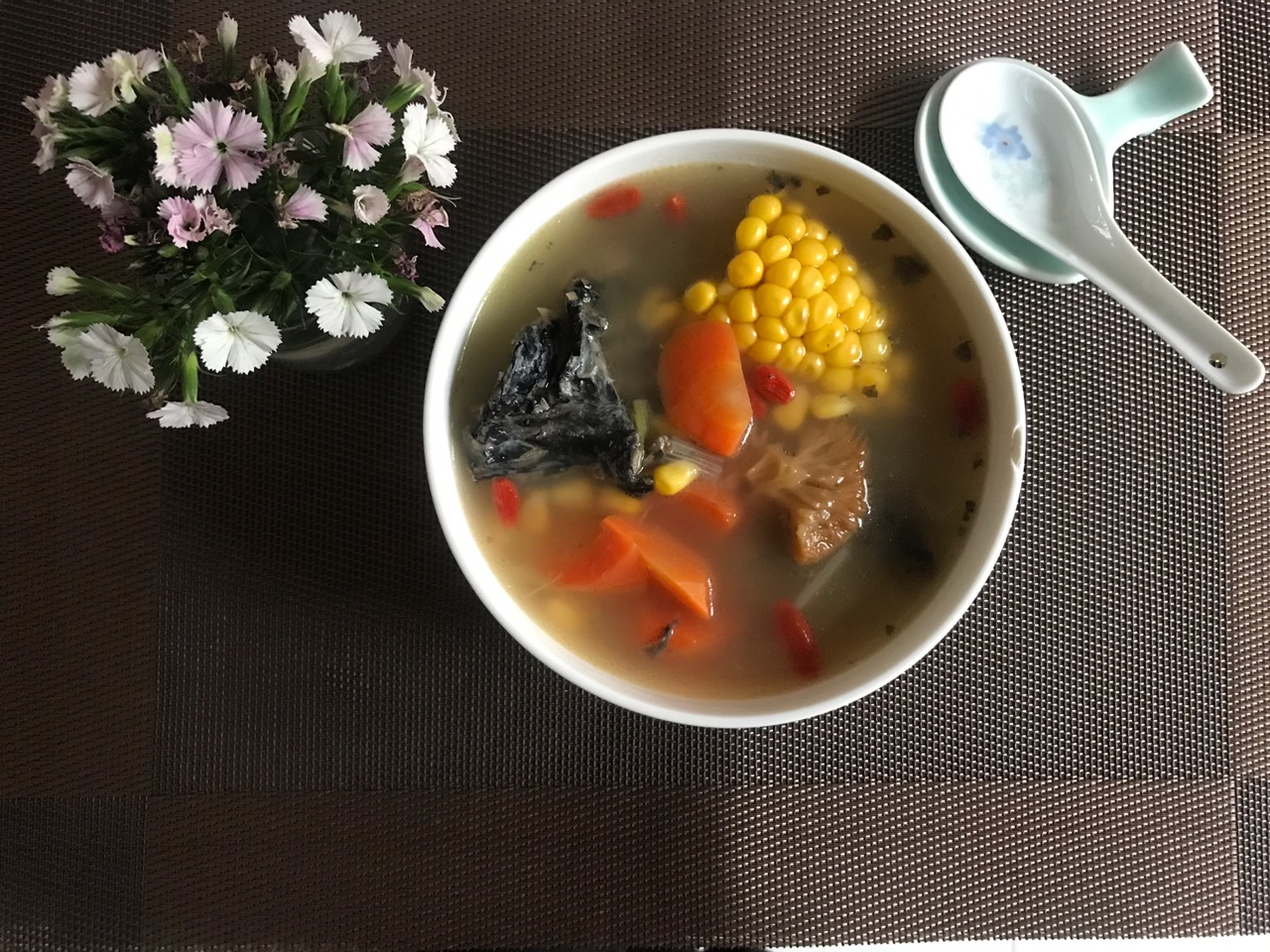 燉烏雞湯